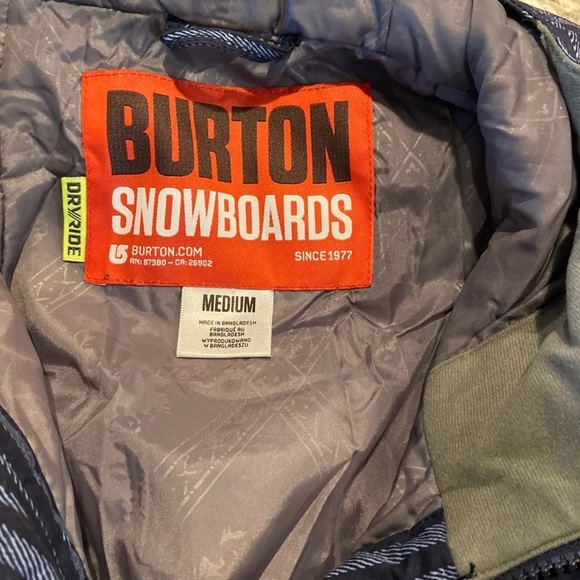 SOLD Men’s Medium Burton snowboard jacket - Picture 2 of 4